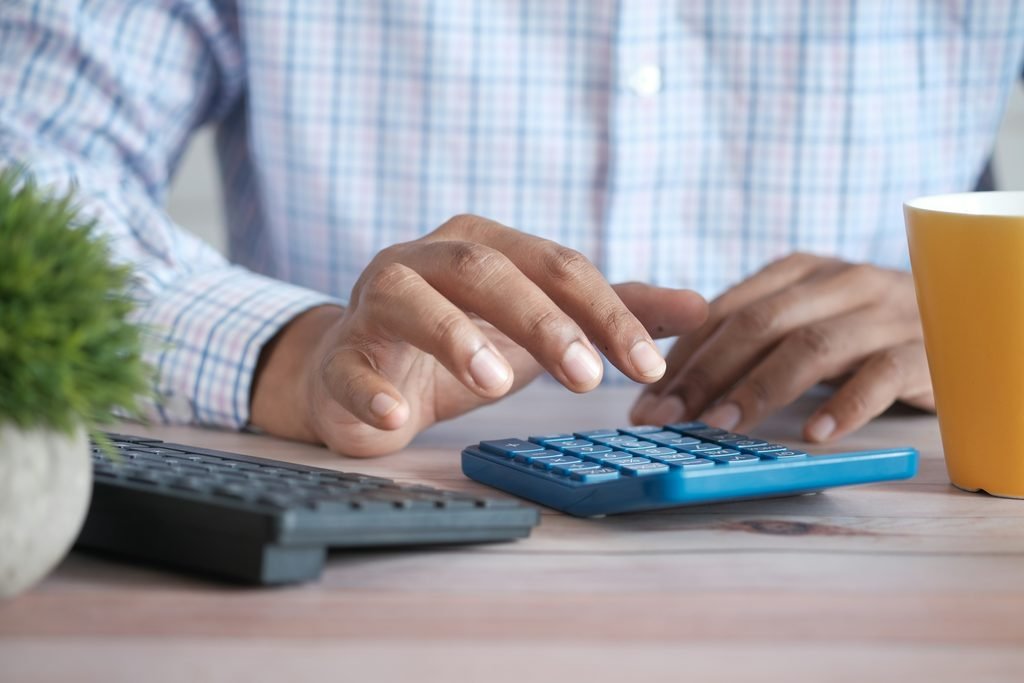 Private Clinic Economics: The 5 Numbers Doctors Must Know Before Opening